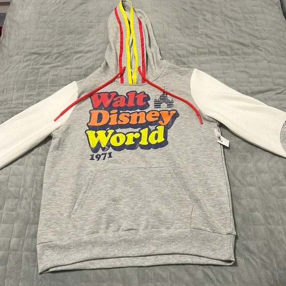 NWT Walt Disney World Hoodie, Hooded Sweatshirt, Disney Parks, WDW, Size S - Picture 2 of 10